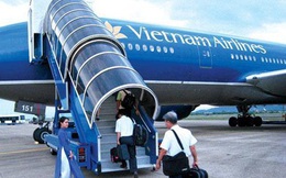 Tiếp viên trưởng hãng VietNam Airline bị tạm giữ vì nghi buôn lậu thuốc lá, dầu xoa bóp