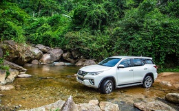 Toyota Việt Nam giảm giá xe Fortuner, Innova và Altis