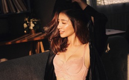 Ammy Minh Khuê tung ảnh sexy, tiết lộ mất hai ngày chỉ để thu âm 3 từ "Em yêu anh" trong ca khúc vừa ra mắt