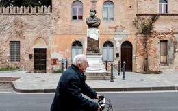 Góa phụ Italy mắc kẹt trong nhà cùng thi thể chồng nhiễm Covid-19