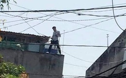 Bị kiểm tra 2 thanh niên phê ma tuý xịt hơi cay vào cảnh sát rồi trốn lên mái nhà ở Sài Gòn
