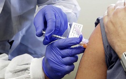 Chuyên gia hàng đầu của WHO cảnh báo: Không nên quá trông đợi vào vaccine ngừa COVID-19