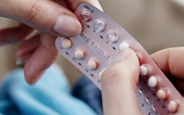 BS Việt tại Mỹ: Điều cần biết về hiệu quả và tác dụng phụ khi trị mụn bằng thuốc ngừa thai