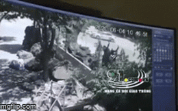 Clip: Khoảnh khắc xe tải chở đất đè bẹp xe con khiến 4 người thương vong ở Thanh Hóa