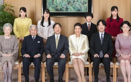 Hoàng gia Nhật công bố ảnh chụp đại gia đình chào mừng năm mới 2020, gây chú ý nhất là màn đọ sắc của 3 nàng công chúa