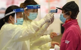Các ngân hàng Trung Quốc khử trùng tiền để đối phó virus Corona