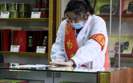 Loạn thuốc chống virus Corona: Phân bò, kim chi, hạt cau cũng được sử dụng