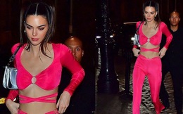 Siêu mẫu đắt giá nhất thế giới Kendall Jenner diện đồ hồng chói lọi: Tưởng sến sẩm, ai ngờ body cực phẩm "cân" được hết!