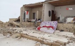 Động đất trên biên giới Iran - Thổ Nhĩ Kỳ, hơn 1.000 căn nhà đổ sập