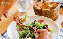 Làm việc tại nhà để phòng chống dịch Covid-19: Chuyên gia dinh dưỡng đưa ra 5 giải pháp chặn đứng ăn uống quá độ, ăn theo cảm xúc