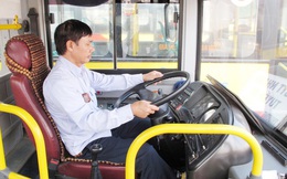 Hàng nghìn lái, phụ xe buýt bị giảm 50% thu nhập