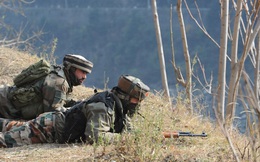 Tại Kashmir, Ấn Độ - Pakistan lại đấu súng, nã pháo và đổ máu