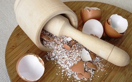 Đừng nghĩ vỏ trứng là đồ bỏ đi, mang ngay vào nhà bếp và bạn sẽ bất ngờ với những gì chúng làm được
