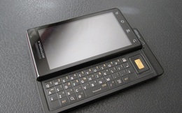 Nhìn lại Motorola Droid: câu chuyện về sự cạnh tranh giữa các “bạn cũ' - Motorola vs. Apple, Verizon vs. AT&T