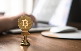 Thị trường tiền ảo bùng nổ, Bitcoin áp sát 10.000 USD