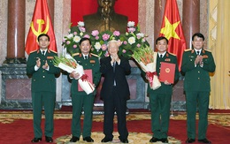 Tổng Bí thư, Chủ tịch nước trao quân hàm Thượng tướng cho hai sĩ quan cấp cao Quân đội