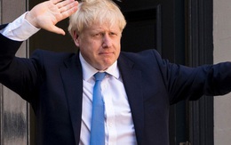 The Mirror: Thủ tướng Anh Boris Johnson muốn từ chức vì 'lương quá thấp'