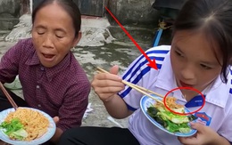 'Khách ăn chực' nhà bà Tân Vlog bị netizen tố nhè đồ ăn mà nói dối 'ngon lắm': Vì góc quay hay vì đồ bà nấu có vấn đề đây?