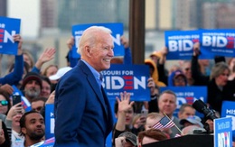 “Bóng ma quá khứ” vẫn đeo bám đảng Dân chủ bất chấp lợi thế của Biden trước Trump