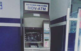 Kẻ lạ dùng đá ném vỡ máy ATM ở Vũng Tàu