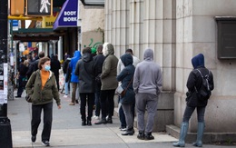 Số ca mắc COVID-19 đạt kỉ lục, ông Biden hối thúc Nhà Trắng hành động khẩn