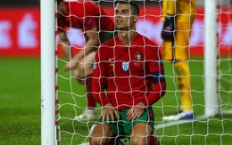 Ronaldo quỵ gối bất lực, tuyển Bồ Đào Nha chính thức thành cựu vương Nations League