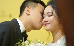 Độc quyền: Thần đồng Chim Sẻ Đi Nắng chính thức "chui hốc" thành công, rạng rỡ trong ngày cưới của mình