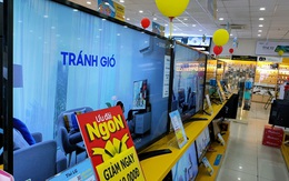 Hết chạy chương trình mua 1 tặng 1, hàng loạt TV đắt tiền lại giảm giá tới 50%