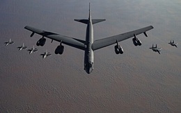 B-52 Mỹ bất ngờ "tàng hình" ở Israel trên đường bay tới Trung Đông: Chuyện gì đang xảy ra?