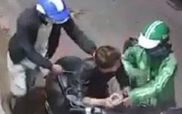 Vụ mặc áo GrabBike gí dao cướp xe máy Vespa và iPhone ở Sài Gòn: Bắt giữ hai đối tượng, thu hồi tang vật