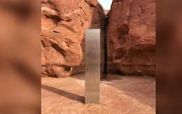 Khối kim loại bí ẩn bên trong sa mạc ở Mỹ