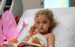 Bé gái 3 tuổi Thổ Nhĩ Kỳ sống sót sau 3 ngày động đất kinh hoàng