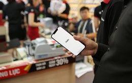 Cổ phiếu FPT Shop "cháy hàng", giao dịch cao kỷ lục sau ngày mở bán iPhone 12