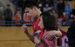 Mẹ Hoàng Đức nói gì khi CLB Viettel đang tiến gần đến ngôi vô địch?