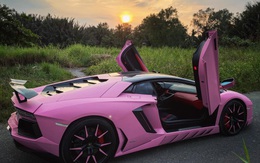 Vừa mua Lamborghini Aventador biển số tứ quý 9, nữ doanh nhân Việt lập tức đổi màu xe sang hồng cực chói loá