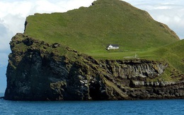 Sự thật về "ngôi nhà cô độc" bí ẩn nhất thế giới, nằm trơ trọi giữa hòn đảo hoang đẹp như tiên cảnh, khác xa với đồn đoán của dân mạng