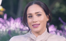 Meghan Markle tái xuất lần đầu tiên sau khi tiết lộ sảy thai đứa con thứ hai với Harry, gây chú ý vì ngoại hình khác lạ