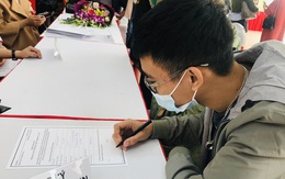 Phí mua bảo hiểm cho người tình nguyện tiêm vắc-xin Covid-19 khoảng 20 tỉ đồng