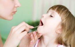 Căn bệnh khiến bé gái 9 tuổi không thể nói được sau 1 đêm ngủ dậy