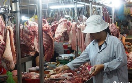 Giá lợn hơi tăng từng ngày, tiểu thương lo Tết ế thịt lợn vì giá cao