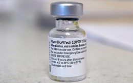 Tại sao hội anti-vax lại tin vắc-xin COVID-19 chứa vi mạch do Bill Gates cài vào?