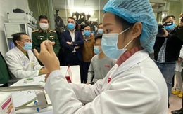 Tiêm nâng liều vắc-xin COVID-19 cho 7 người thử nghiệm