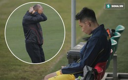 HLV Park ôm đầu suy tư, cầu thủ trẻ nhất ĐT Việt Nam ngồi buồn thiu vì chấn thương đen đủi