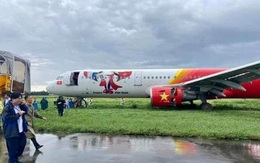 Tạm giữ bằng lái phi công điều khiển máy bay Vietjet hạ cánh trượt khỏi đường băng