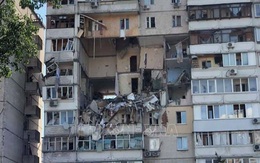 Nổ khí ga phá hủy 4 tầng chung cư ở Kiev, nhiều người mắc kẹt dưới đống đổ nát