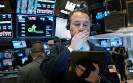 Lo ngại về làn sóng dịch bệnh thứ 2, nhà đầu tư ồ ạt tìm đến tài sản an toàn, Dow Jones rớt hơn 700 điểm