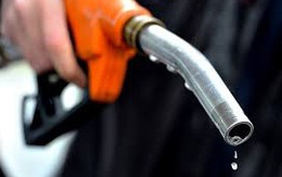 Giá xăng tăng mạnh gần 900 đồng/lít kể từ 15 giờ chiều nay