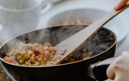 Những thói quen nấu ăn gây hại cho sức khỏe