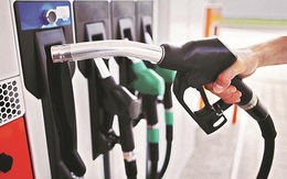 Ngày mai, giá xăng giảm sau 4 lần tăng liên tiếp?