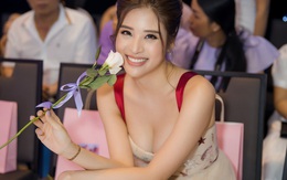Hoa hậu Phan Hoàng Thu diện váy gợi cảm